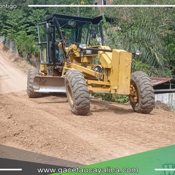 Municipalidad de Irazola Intensifica Mantenimiento de Calles en Las Lomas