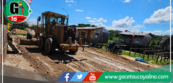 Municipalidad de Ucayali mejora calles de Contamana en vísperas de celebración