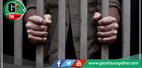 Joven de 18 años en prisión preventiva por presunta violación a su madre