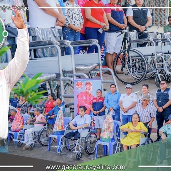 Gobernador de Loreto dona sillas de rueda en la ciudad de Nauta