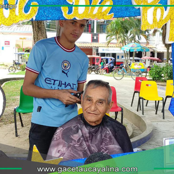 Cientos de Padres Reciben Corte de Cabello Gratis en Contamana