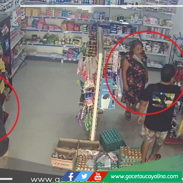 Tenderos roban en una tienda comercial 