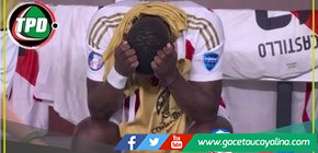 Advíncula salió lesionado en el debut de Perú