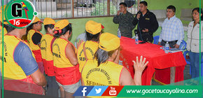 Alcalde de Sepahua juramentan a la nueva Junta Vecinal en el barrio Centro América