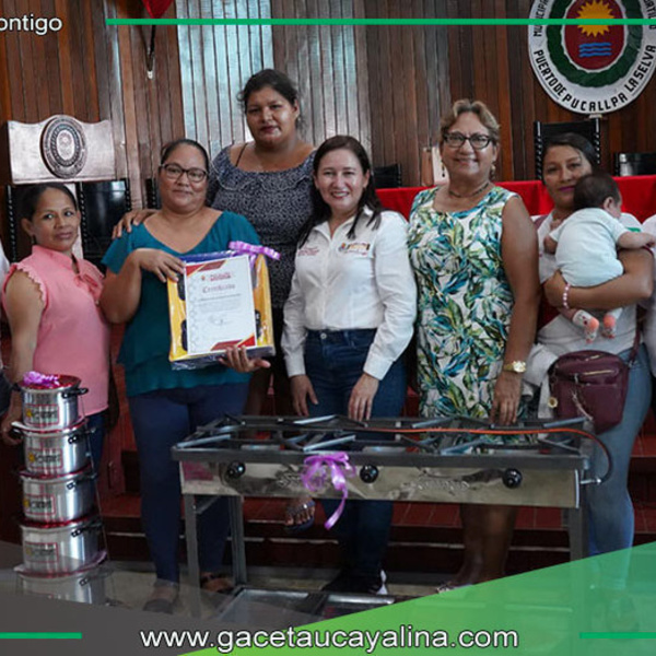 Alcaldesa Janet Castagne premia a los ganadores del "Juane más rico"