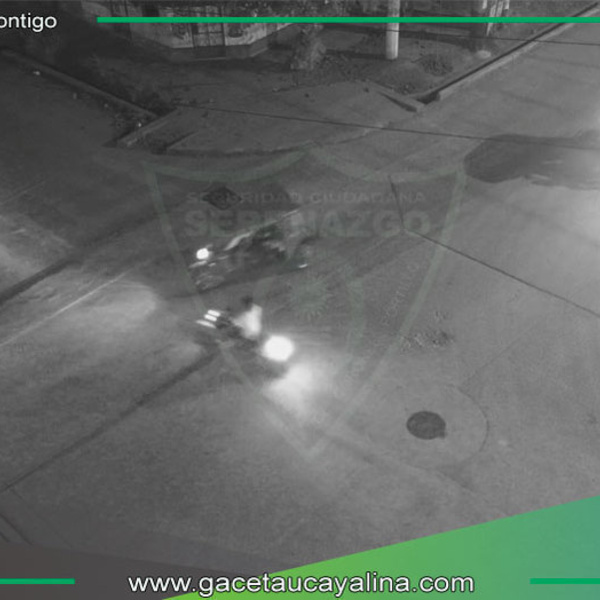 Mototaxista se Pasa la Luz Roja y Colisiona con Motociclista en la ciudad de Pucallpa