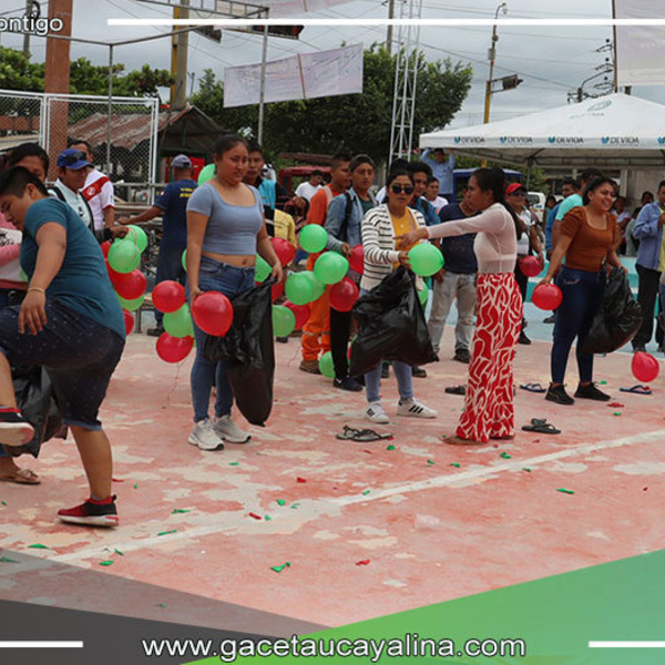 Familias se reúnen para disfrutar de juegos organizados por el municipio de Irazola