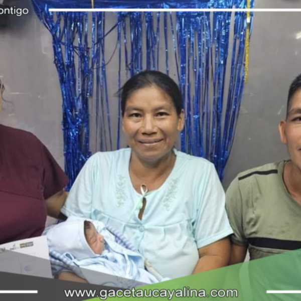 Atención a parto vertical en la PIAS Napo durante campaña social del MIDIS en Loreto