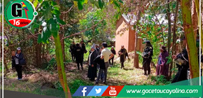 Investigación en Curso: Autoridades Inspeccionan Escena del Crimen de una Madre de Familia Asesinada