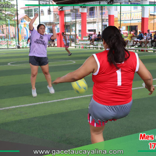 Fútbol femenino corona a campeona a Barrio Maquía en Contamana