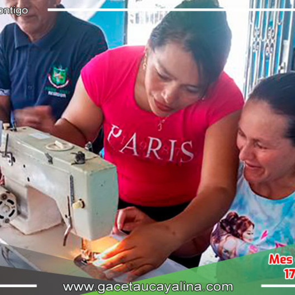 Talleres de tejido y costura impulsan el desarrollo comunitario en Padre Abad