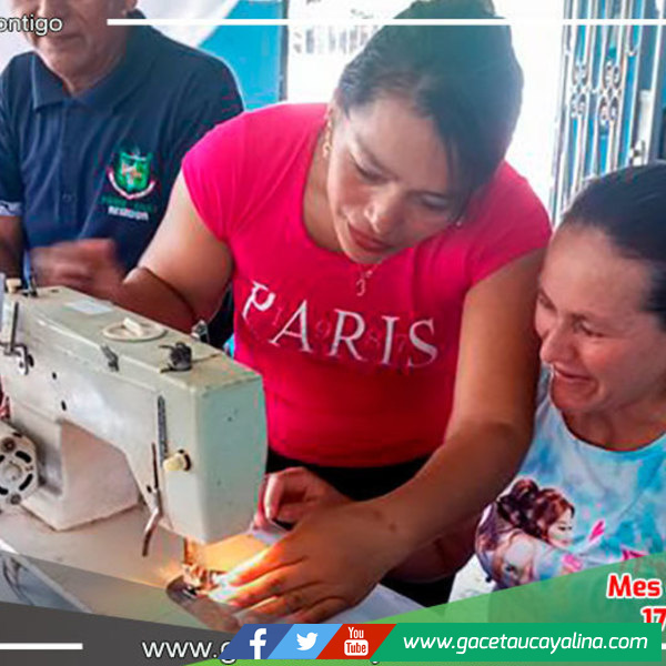 Talleres de tejido y costura impulsan el desarrollo comunitario en Padre Abad