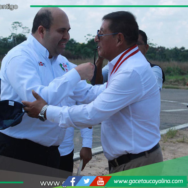 Viceministro de Vivienda llega a Contamana y es recibido con entusiasmo por la población