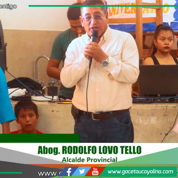 Rodolfo Lovo celebra aniversario escolar en Contamana