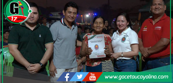 127 títulos de propiedad fueron entregados a familias del A.H. Jardines de Manantay