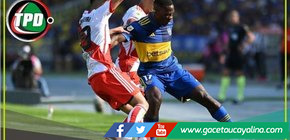 Luis Advíncula volvió a las prácticas de Boca y sería titular en el superclásico