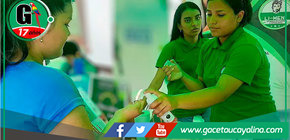 Estudiantes crean espuma limpiadora natural para hombres con éxito regional