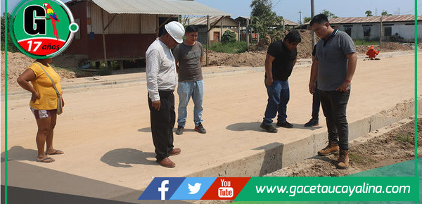 Alcalde de la provincia de Ucayali inspecciona pavimentación de calle Pucallpa