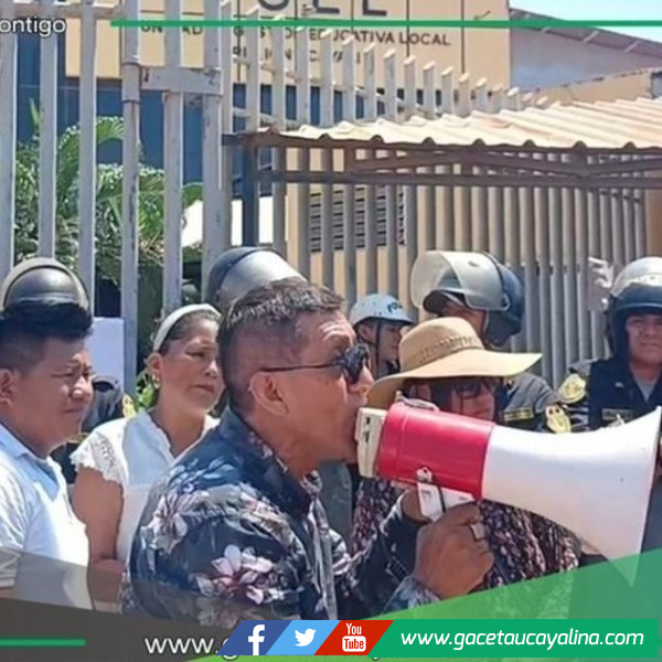 Protesta de maestros bilingües frente a UGEL Coronel Portillo genera tensión