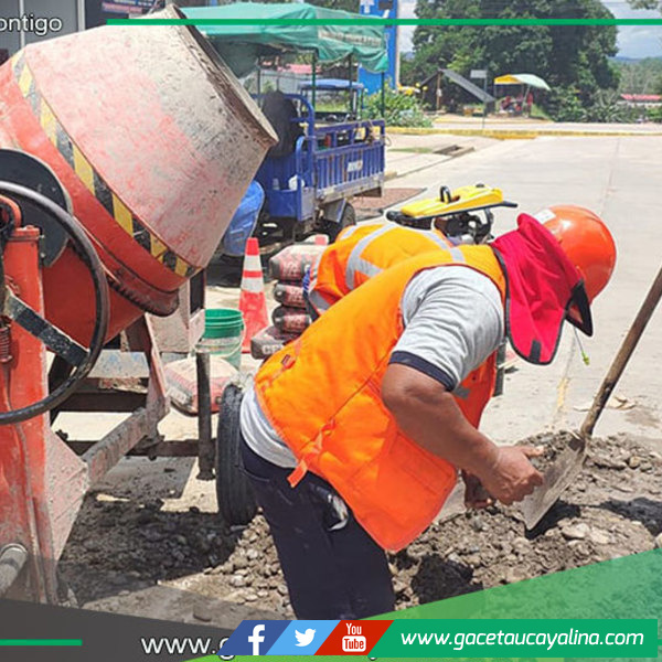 Obras de agua y desagüe avanzan pese a intensas lluvias en Atalaya