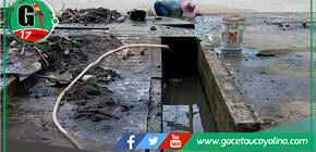 Vecinos de Sepahua limpian cunetas y previenen inundaciones