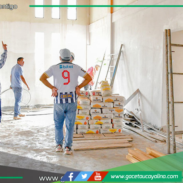 Alcalde supervisa avance de remodelación del Palacio Municipal en Sepahua