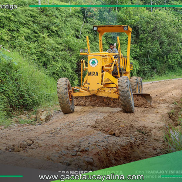 Municipio de Atalaya repara carretera dañada por lluvias