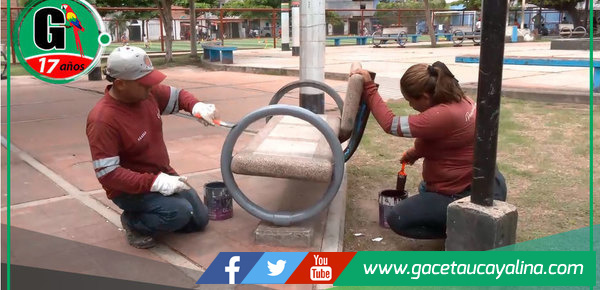 Embellecen áreas verdes y parques en distrito de Callería