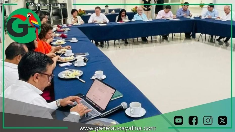 Cámara de Comercio Exterior se reúnen para sesión extraordinaria