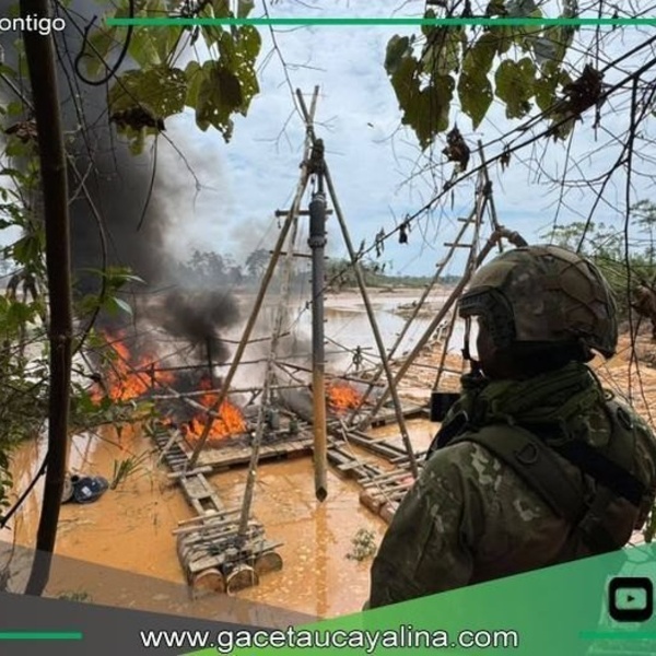 Personal de la PNP junto a la Fiscalía Especializada en Materia Ambiental, dan duro golpe a la minería ilegal en Madre Dios