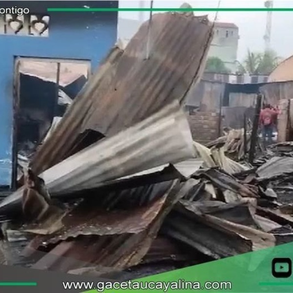 Incendio en Punchana deja 14 viviendas destruidas y decenas de familias damnificadas  