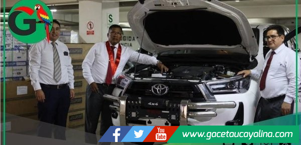 Corte Superior de Ucayali fortalece su logística con nueva camioneta institucional.