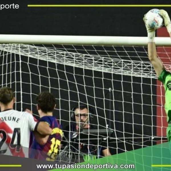 Joan Garcia espera visto bueno médico para volver con el Barcelona