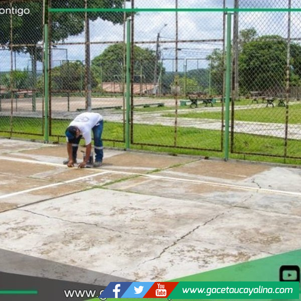 Municipalidad inicia pintado y demarcación en losas deportivas del Shiringal Contamana