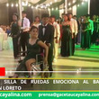 Jovencita en silla de ruedas emociona al bailar en promoción en Loreto