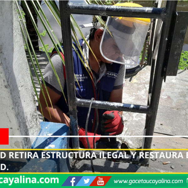 Municipalidad retira estructura ilegal y restaura barandilla del boulevard.