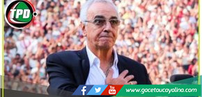 Fossati recibe premio mientras la ‘U’ espera