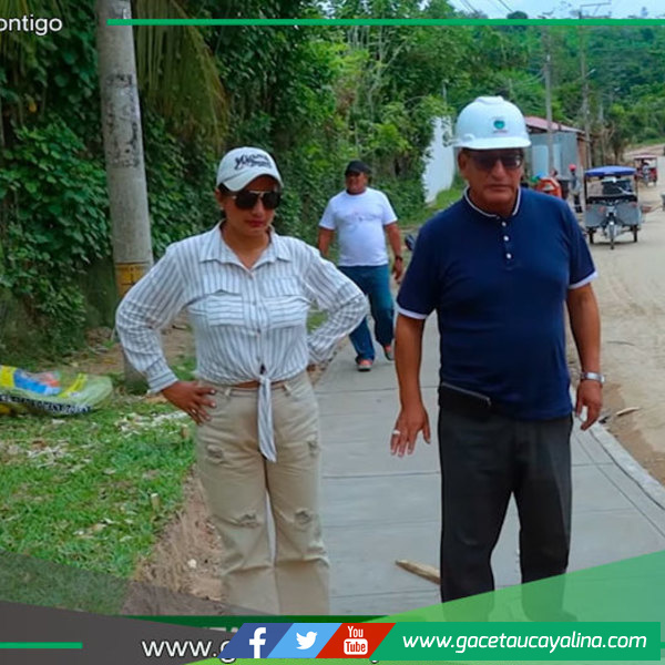 Alcalde Lovo Tello inspecciona vereda peatonal en calle Petroperú