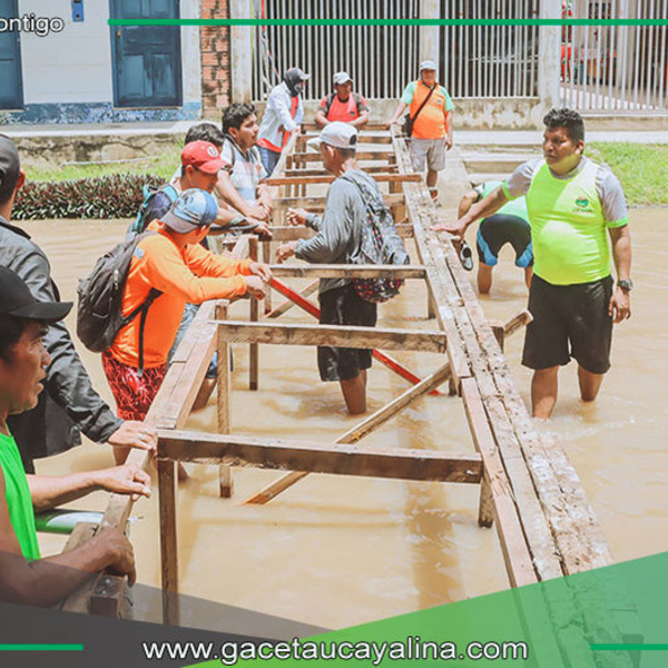 Municipio construye puentes ante inundaciones en Contamana