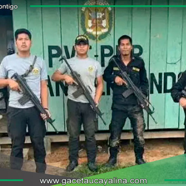 Delincuentes asaltan puesto policial y roban armas