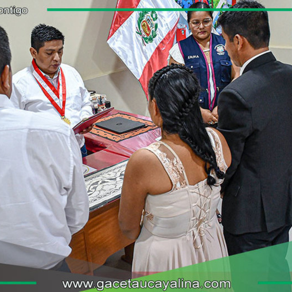 Geler Dávila y Diana Plaza celebran primer matrimonio civil 2025 en Sepahua