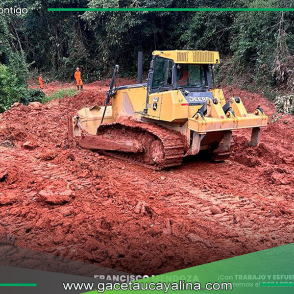 Alcalde de Atalaya supervisa avance de trabajos acordados con PROVIAS