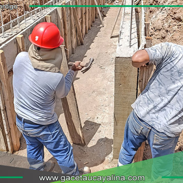 Municipalidad de Ucayali - Contamana construye alcantarillas en vía clave