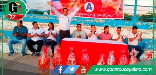 Edwin Miranda reafirma compromiso con docentes de Ucayali