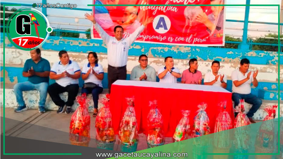 Edwin Miranda reafirma compromiso con docentes de Ucayali