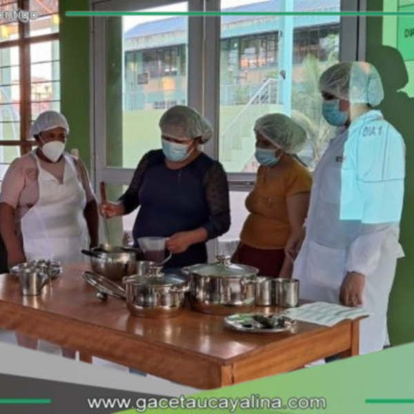Capacitan a manipuladores de alimentos en Mazuko para mejorar servicio de alimentación escolar 