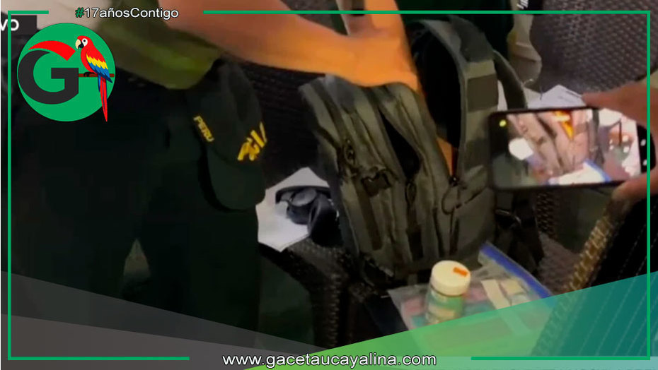 Mototaxista iquiteño devuelve mochila con tecnología y medicinas