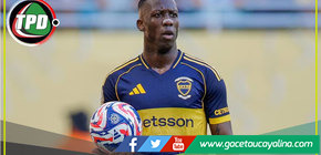 En España destacan la actuación de Advíncula: frenó al lateral que está en la mira del Real Madrid