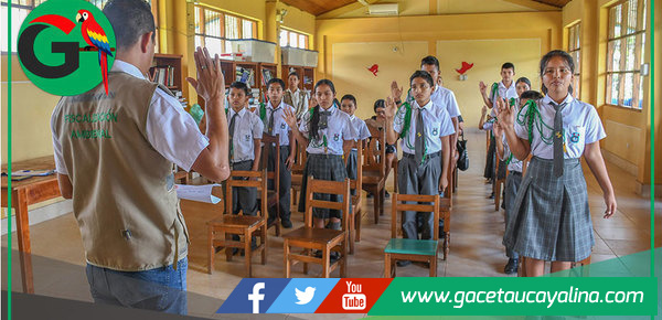 Estudiantes de Sepahua juramentan como promotores ambientales escolares