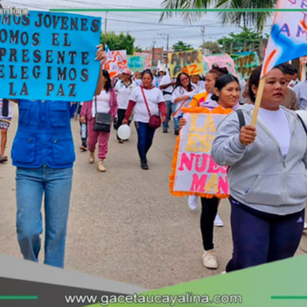 Adolescentes del SOA Madre de Dios se suman a “Caminata por la Paz” para promover la convivencia pacífica en Tambopata